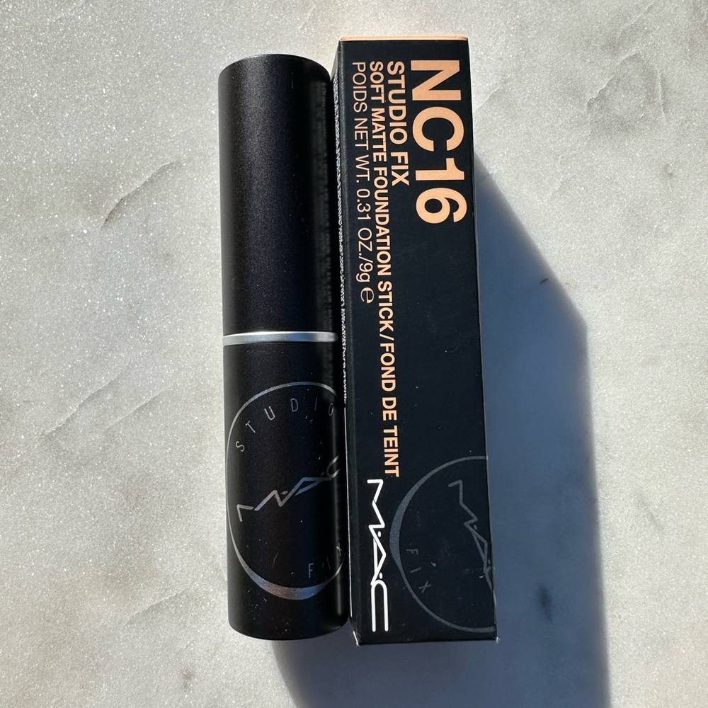 NIB MAC Studio Fix Soft Matte Foundation Stick in NC16